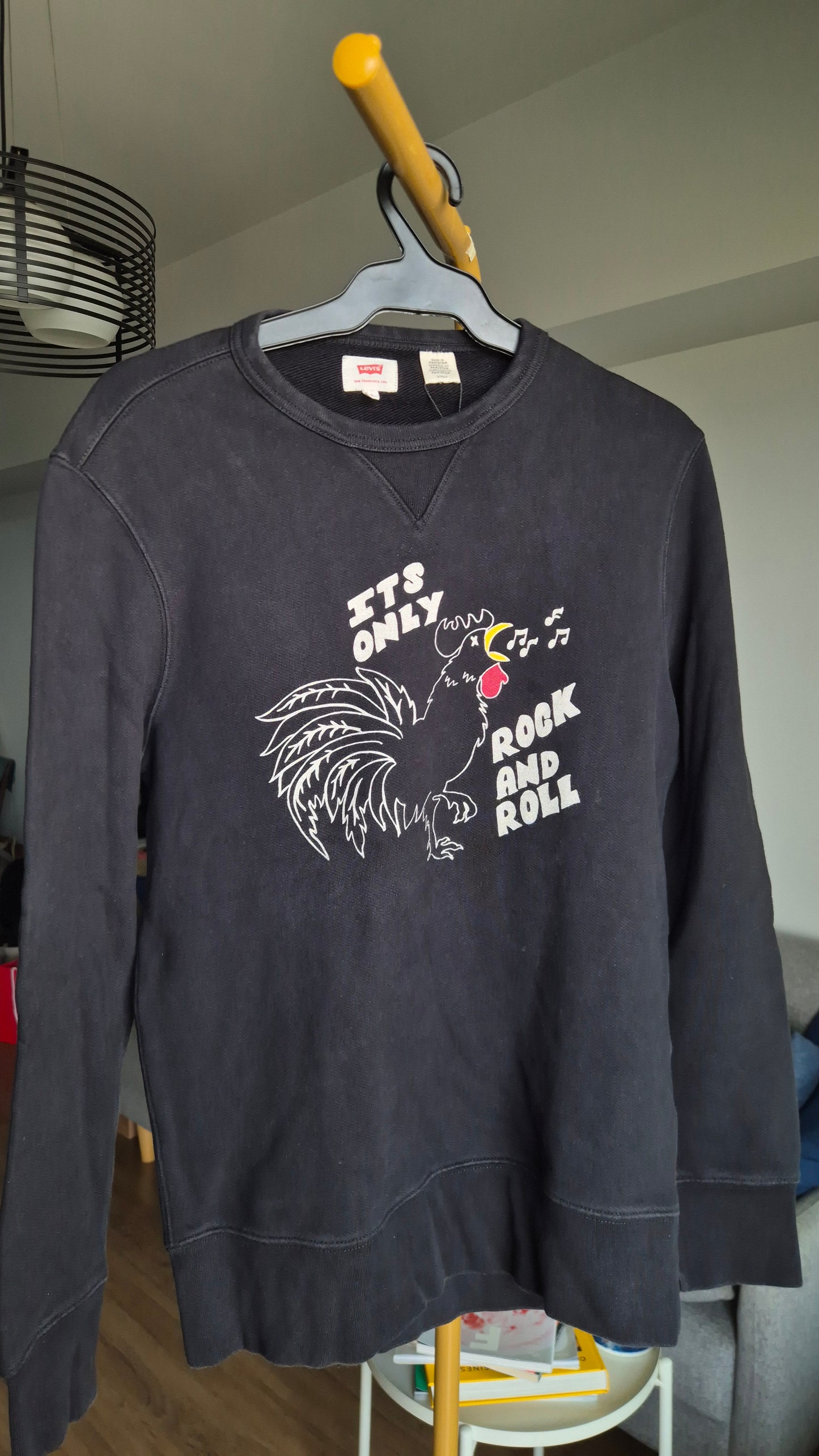 Levi's Sweatshirt c/o Thriftwavesph