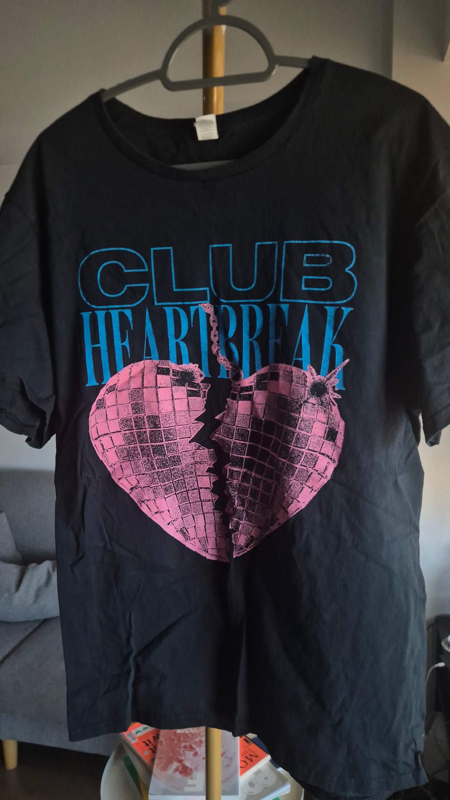 Graphic Tee - Club Heartbreak