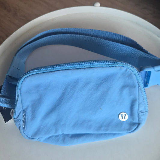 Lululemon Crossbody Pouch